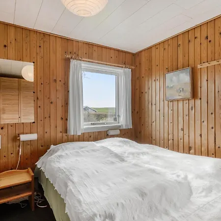 Gorgeous In With Kitchen Holiday home *